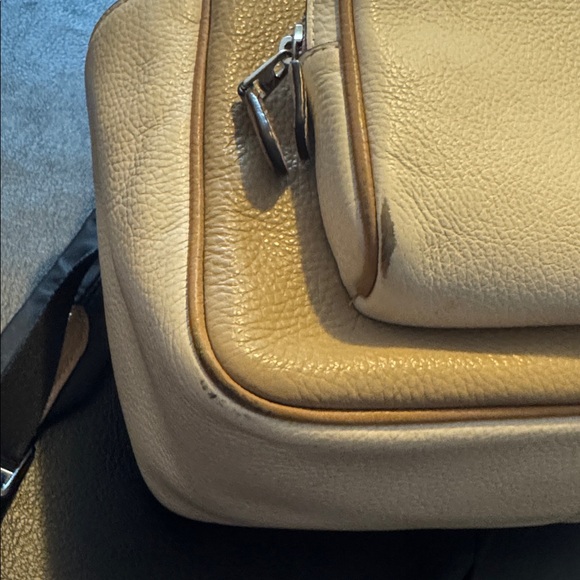 Coach Beige and Cream Women/Men's Backpack In Good Used Condition - Picture 16 of 16